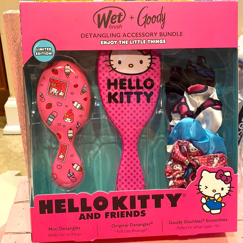 HELLO KITTY SET 2 BRUSHES & 4 SCRUNCHIES WET & GOODY SET DETANGLING BUNDLE